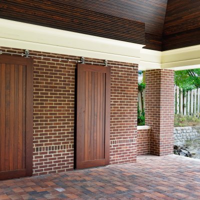 sliding doors in pavilion