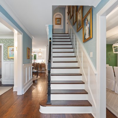 Mt Lookout new open entry hall and staircase dark wood with white risers